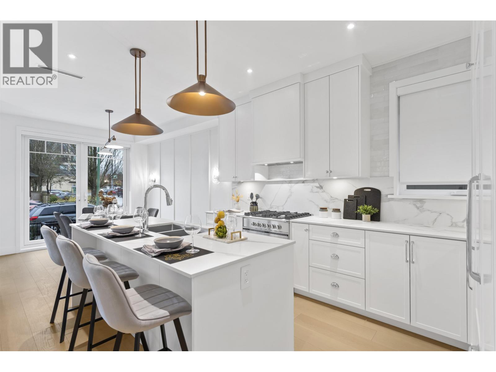 1 4313 ALBERT STREET, Burnaby