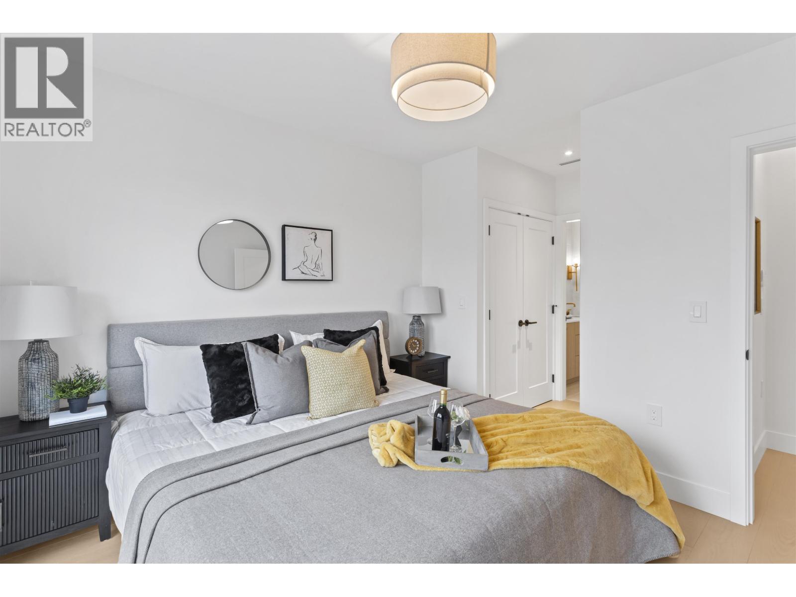 1 4313 ALBERT STREET, Burnaby