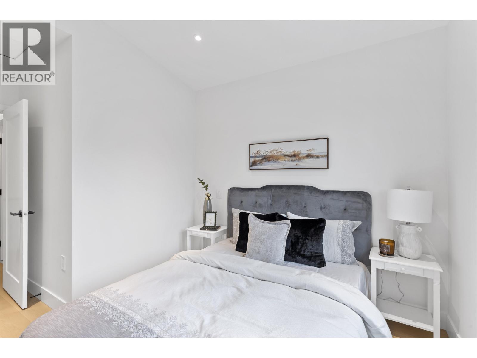 1 4313 ALBERT STREET, Burnaby