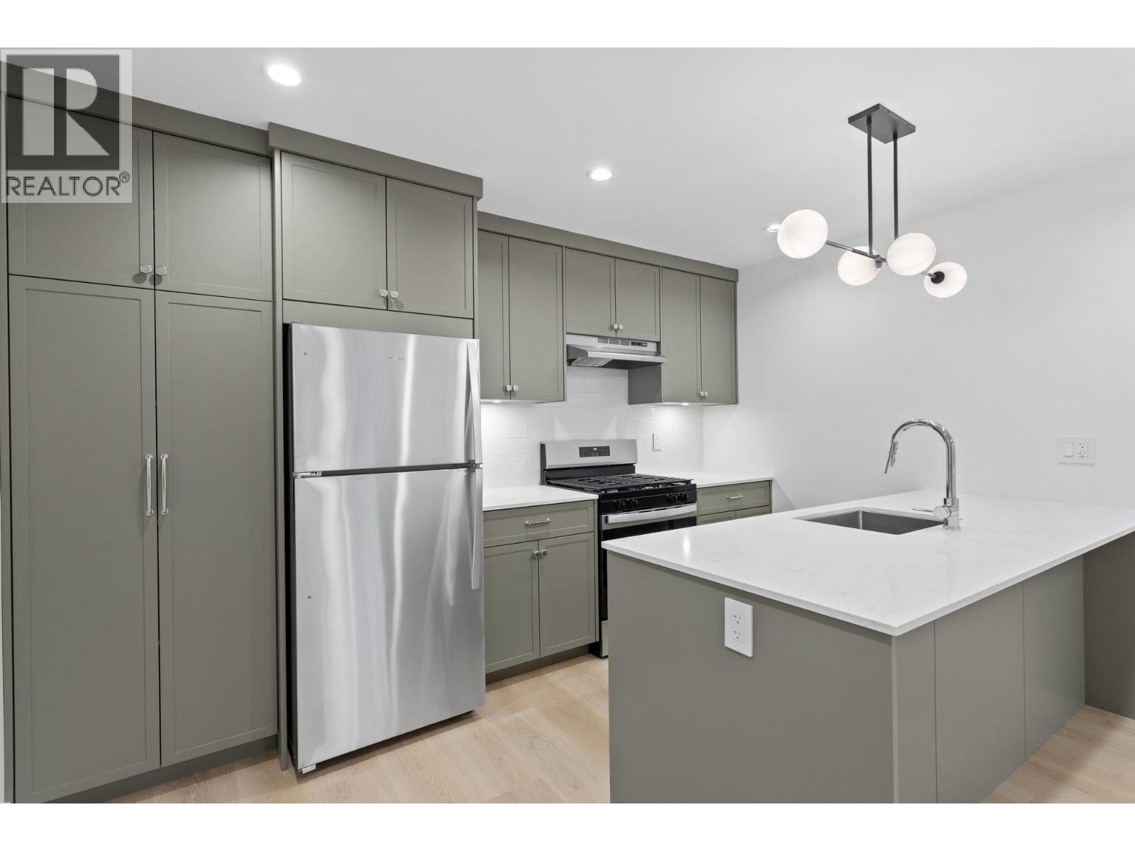 1 4313 ALBERT STREET, Burnaby