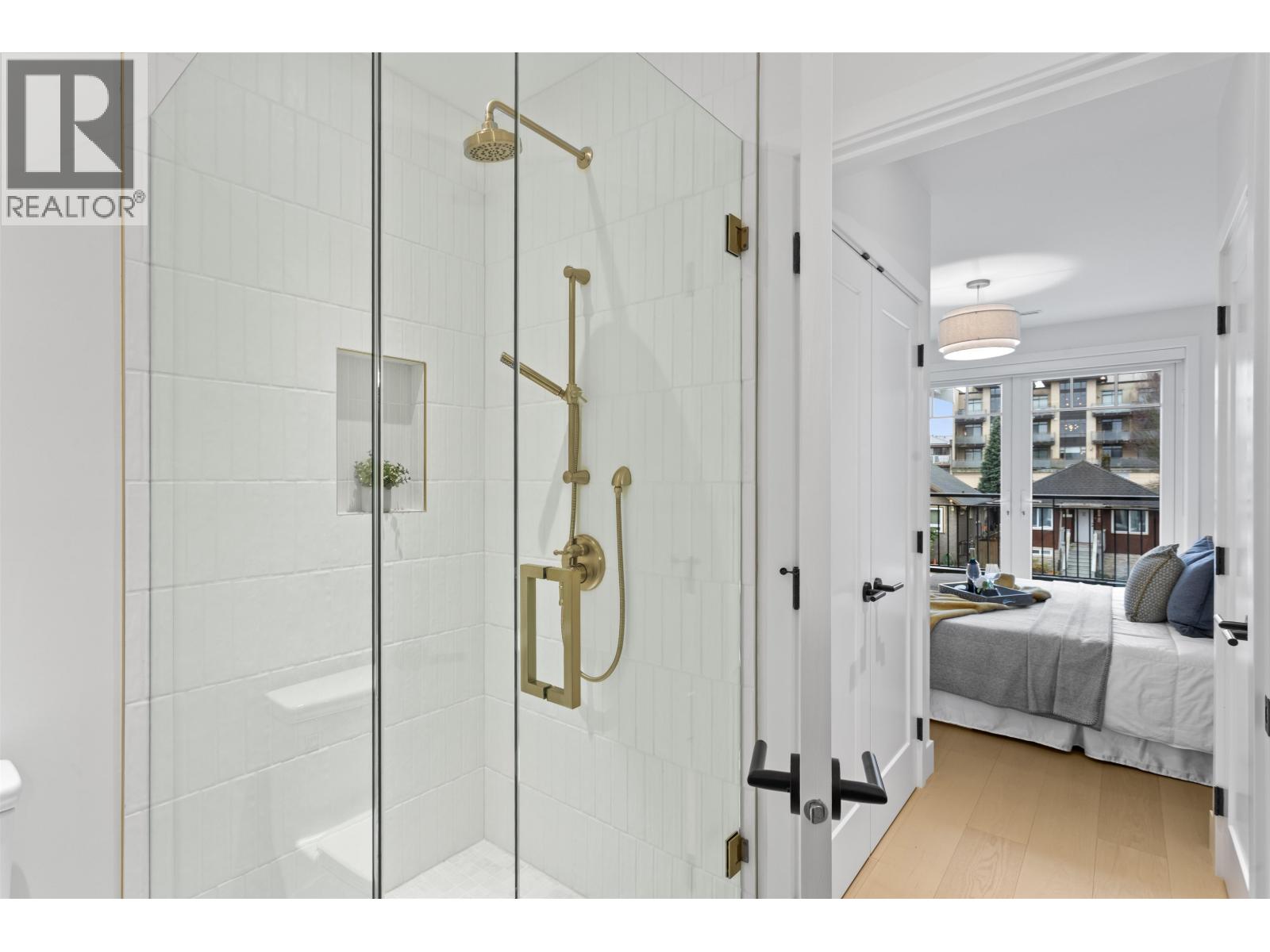 1 4313 ALBERT STREET, Burnaby