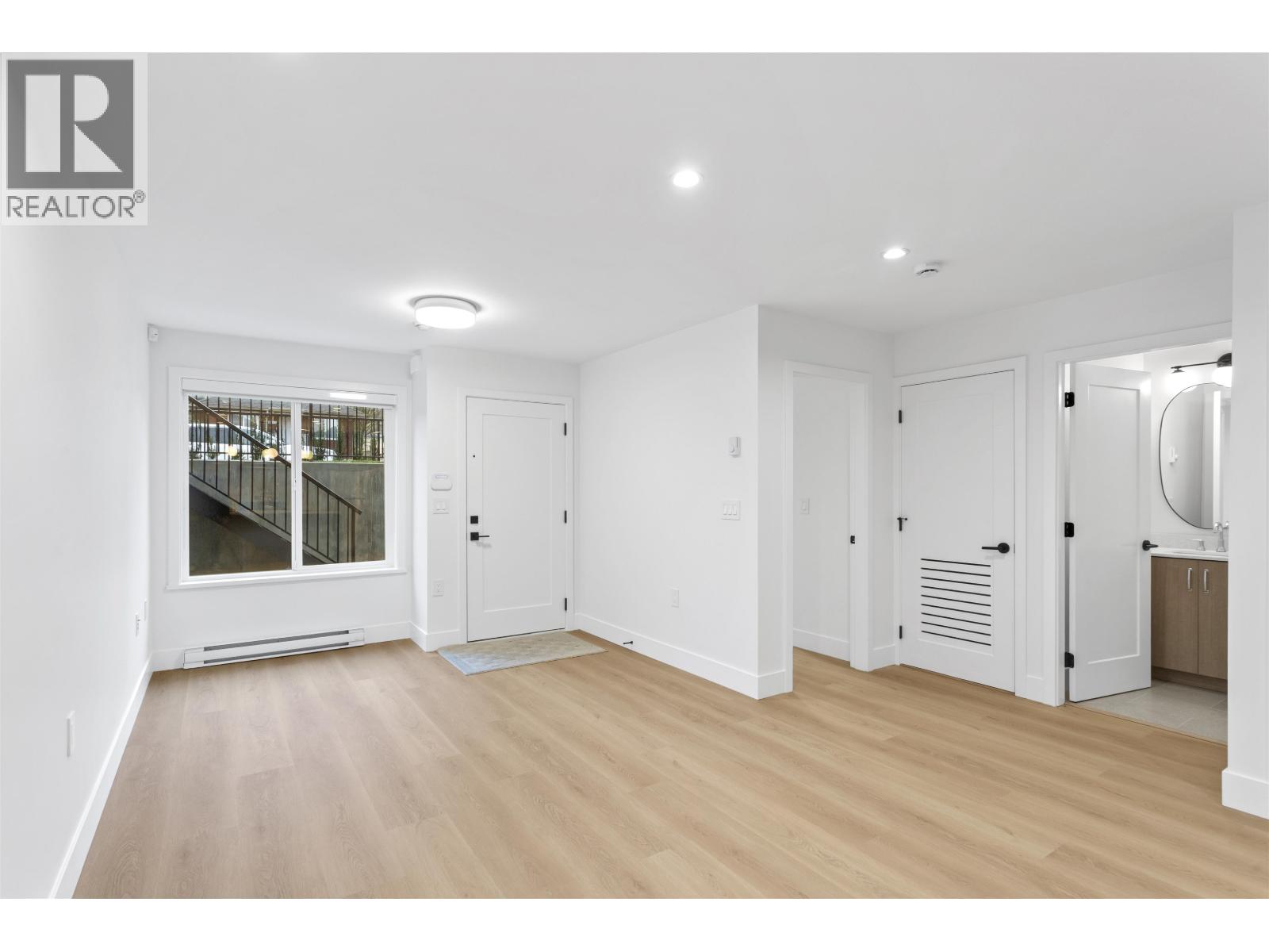 1 4313 ALBERT STREET, Burnaby