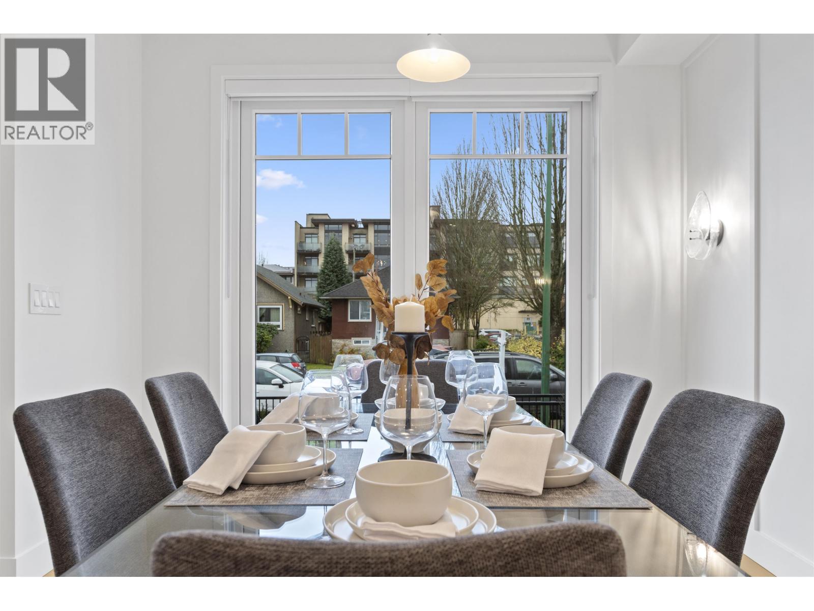 1 4313 ALBERT STREET, Burnaby