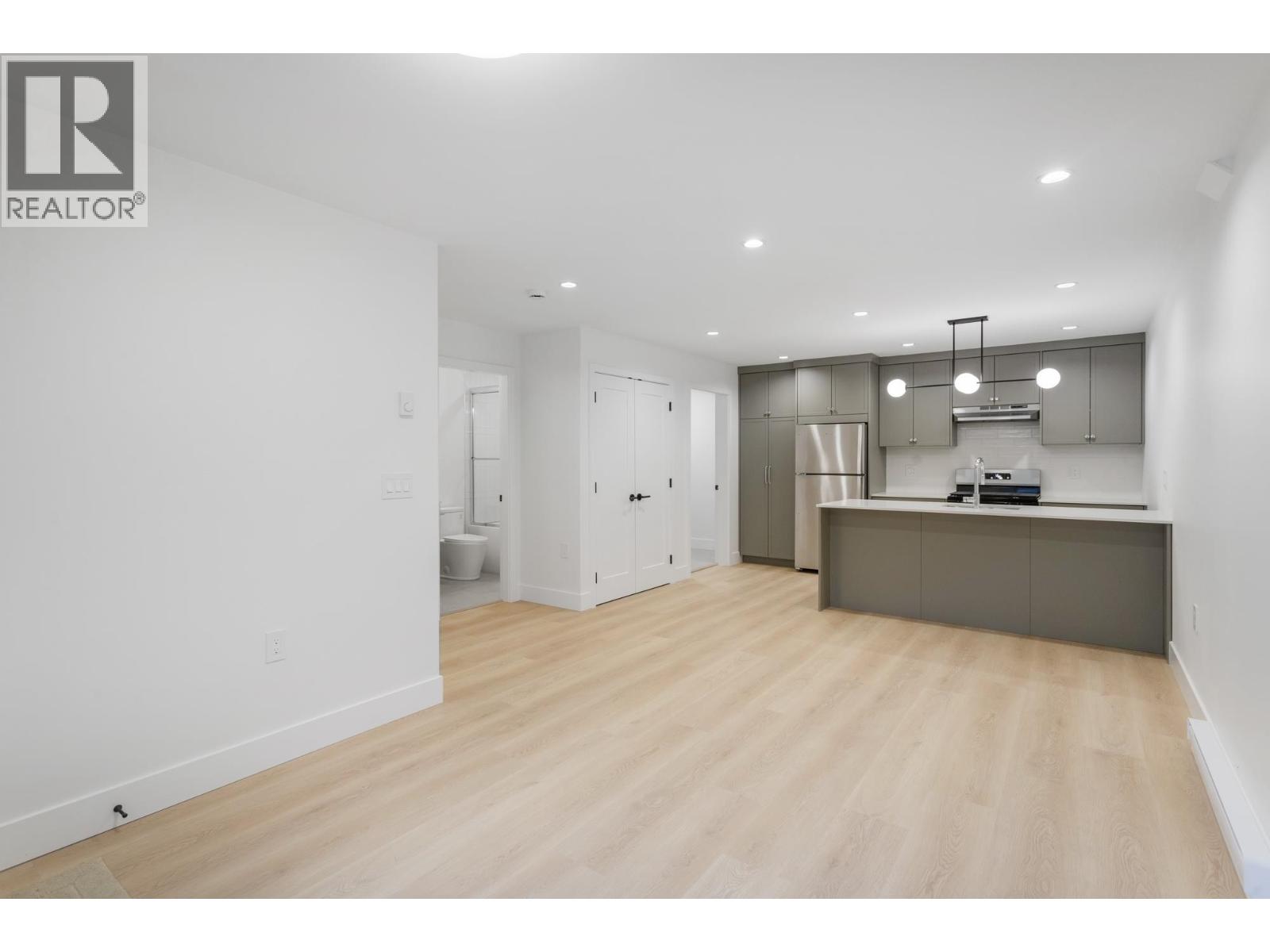 1 4313 ALBERT STREET, Burnaby