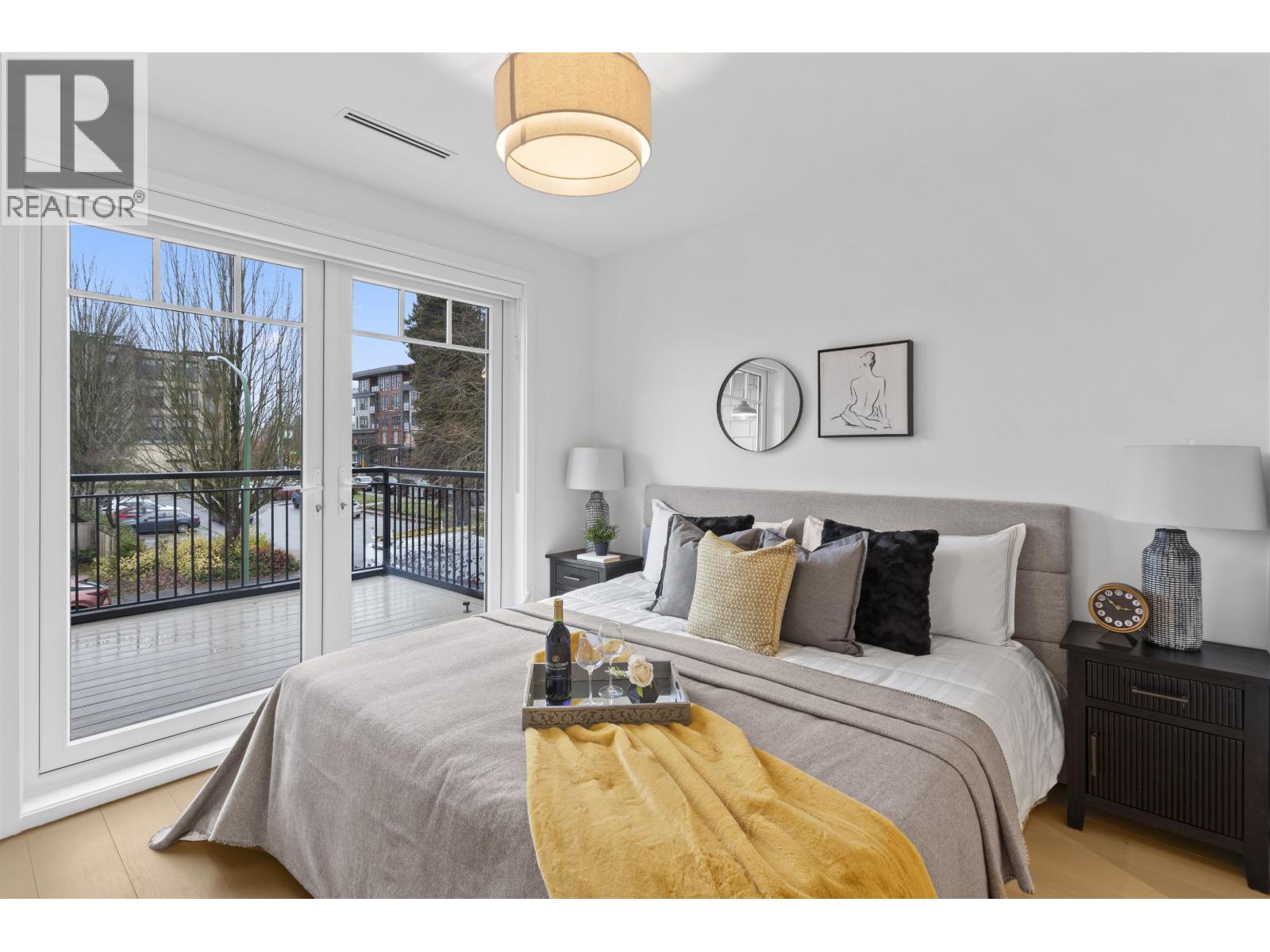 1 4313 ALBERT STREET, Burnaby