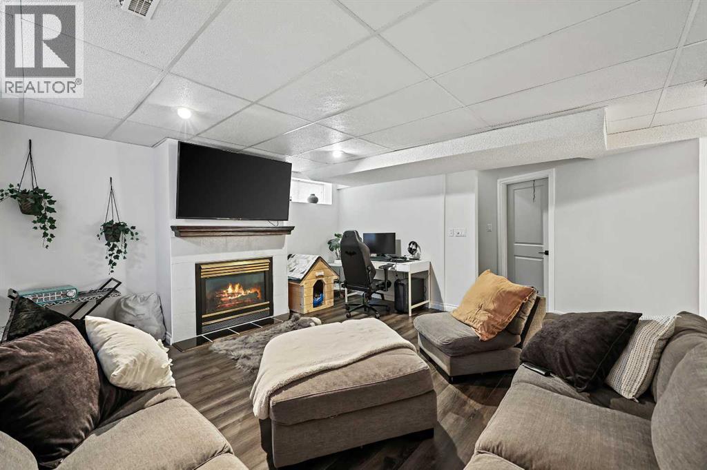 52 West Edge Road, Cochrane