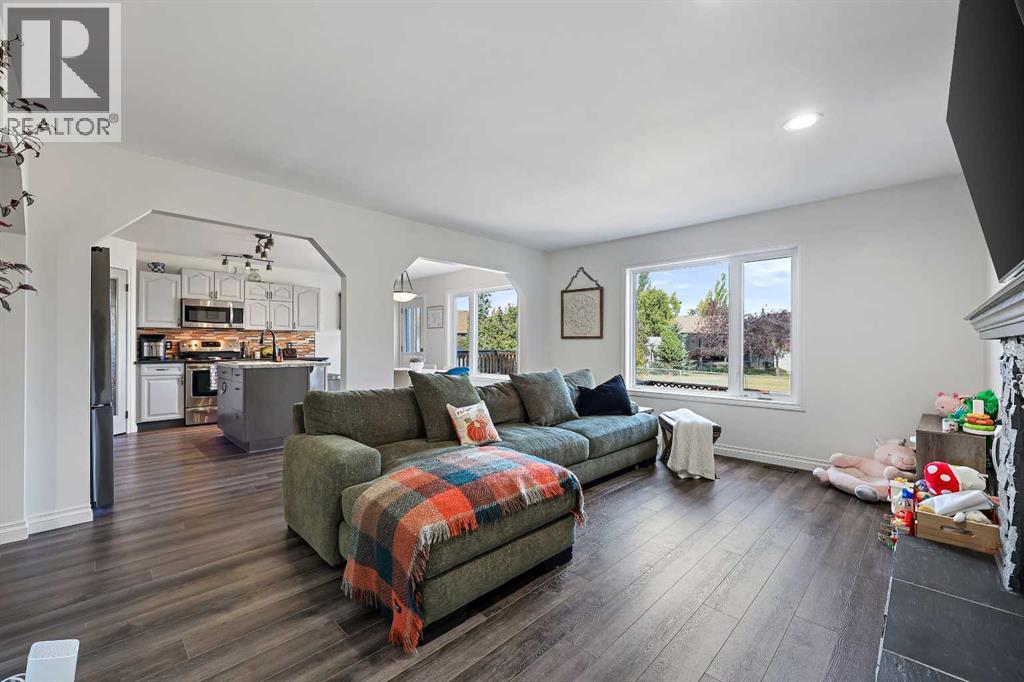 52 West Edge Road, Cochrane