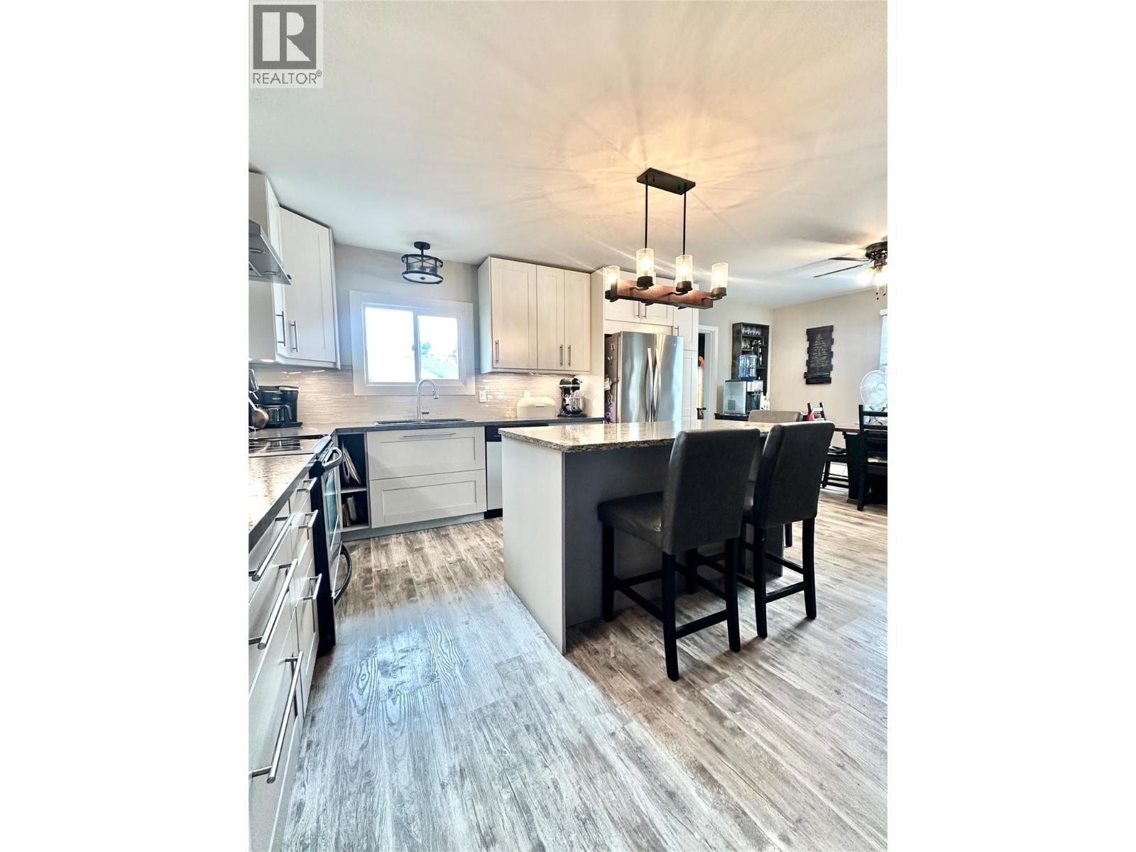  310 6TH Avenue, Keremeos