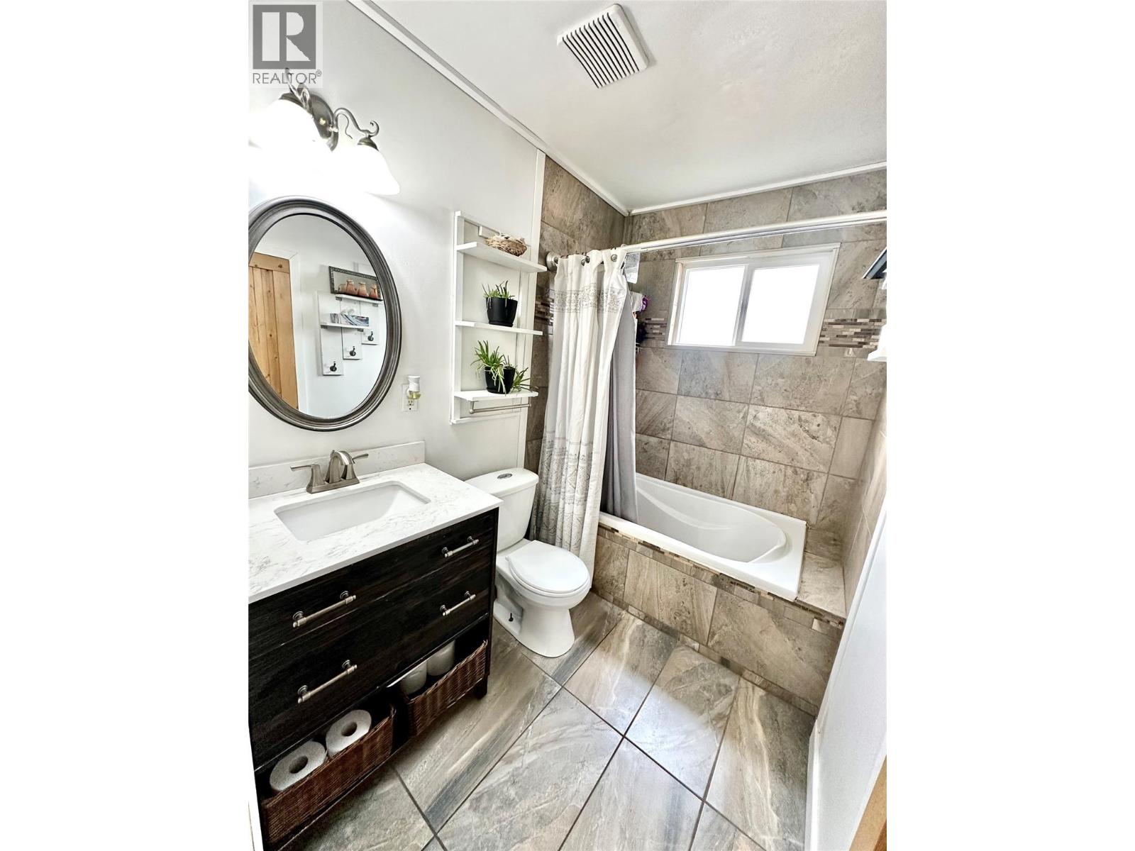  310 6TH Avenue, Keremeos