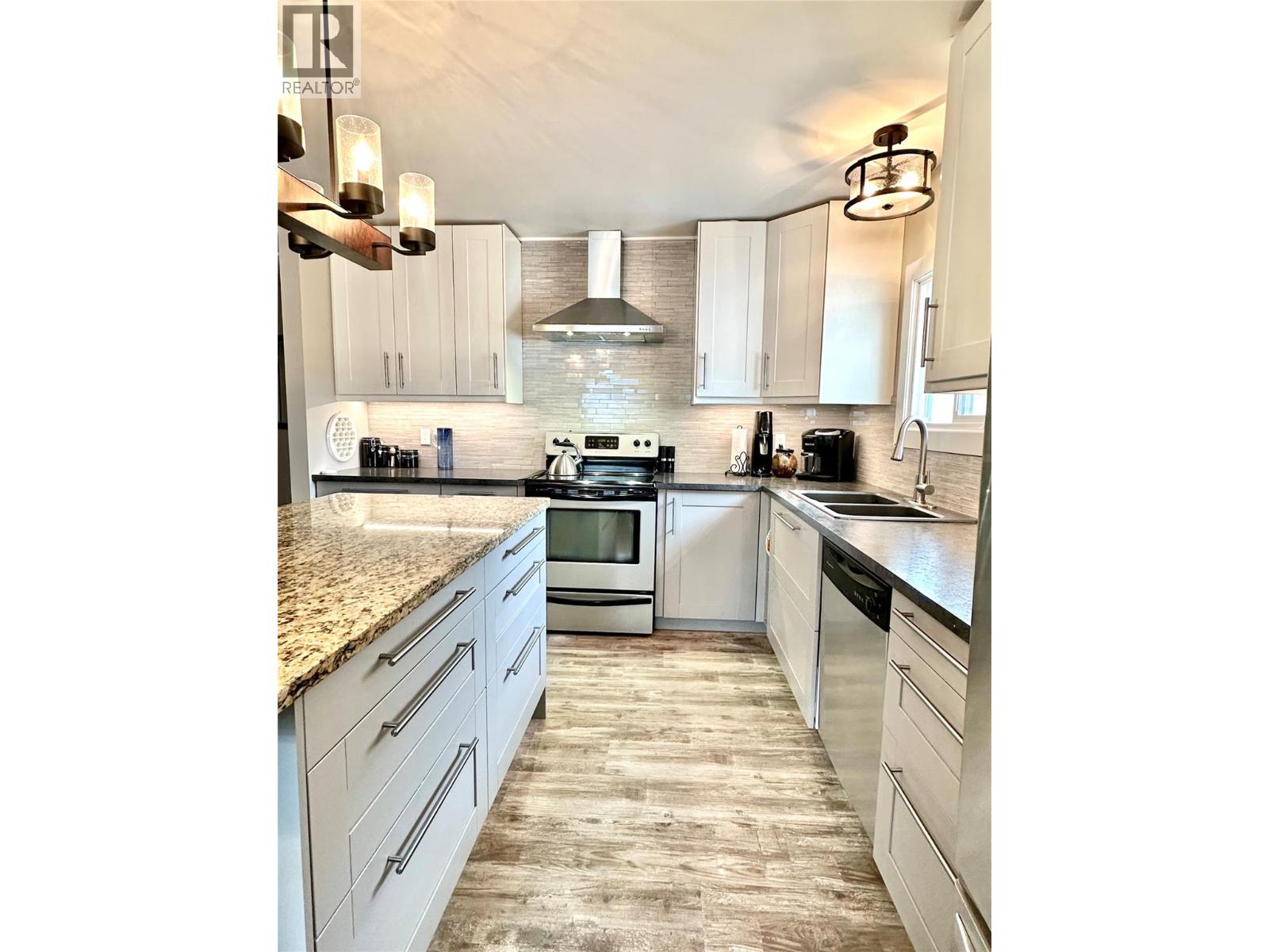  310 6TH Avenue, Keremeos