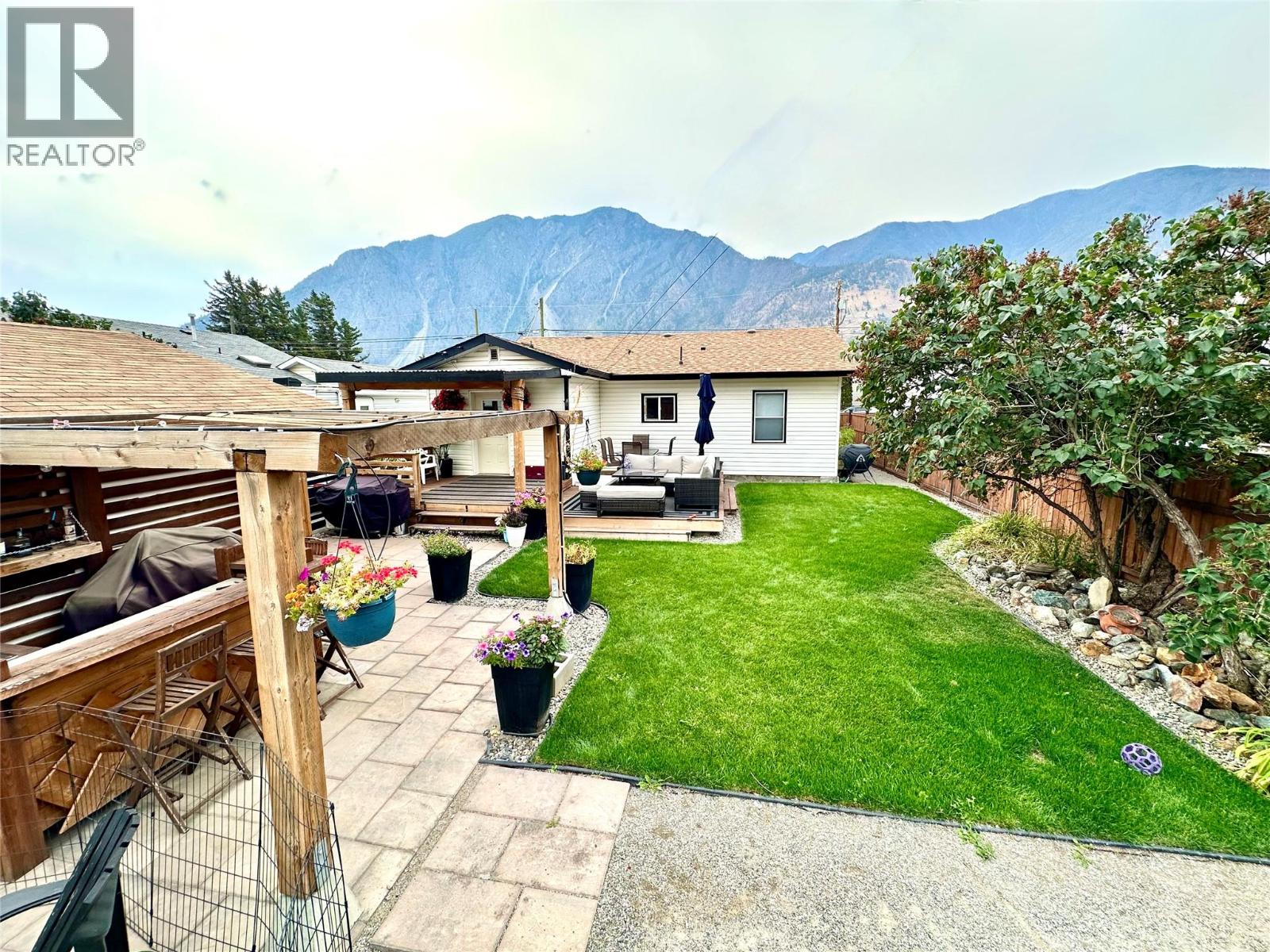  310 6TH Avenue, Keremeos
