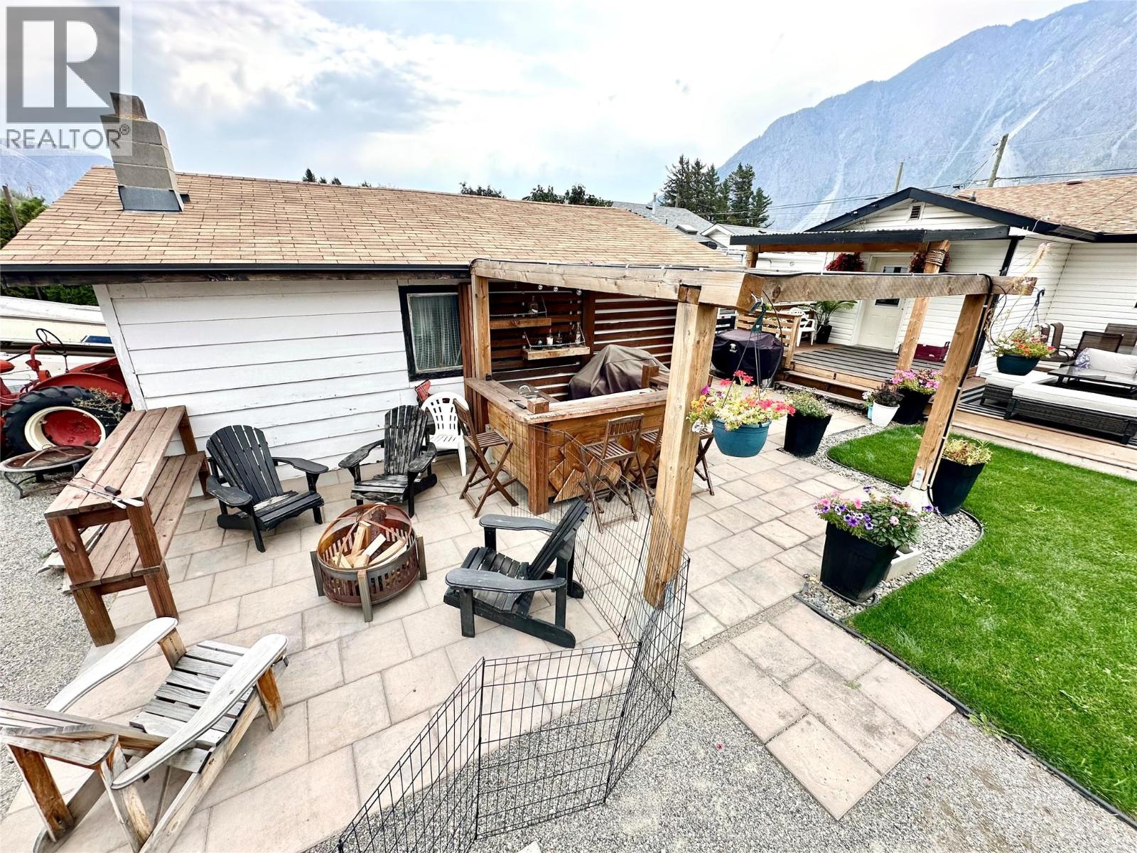  310 6TH Avenue, Keremeos