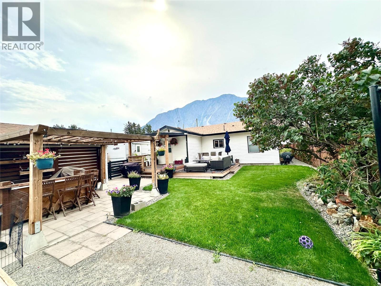  310 6TH Avenue, Keremeos