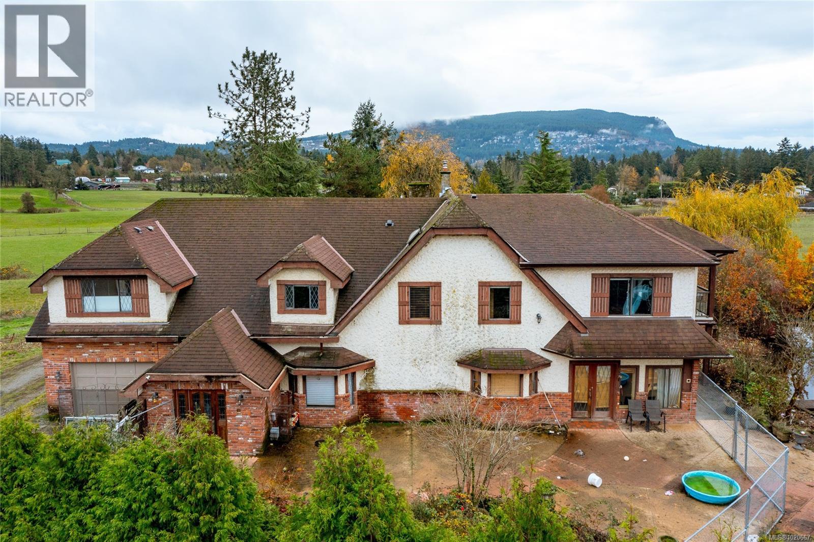 1909 Stamps Rd, Duncan