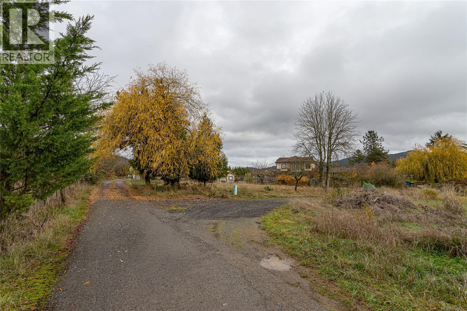 1909 Stamps Rd, Duncan