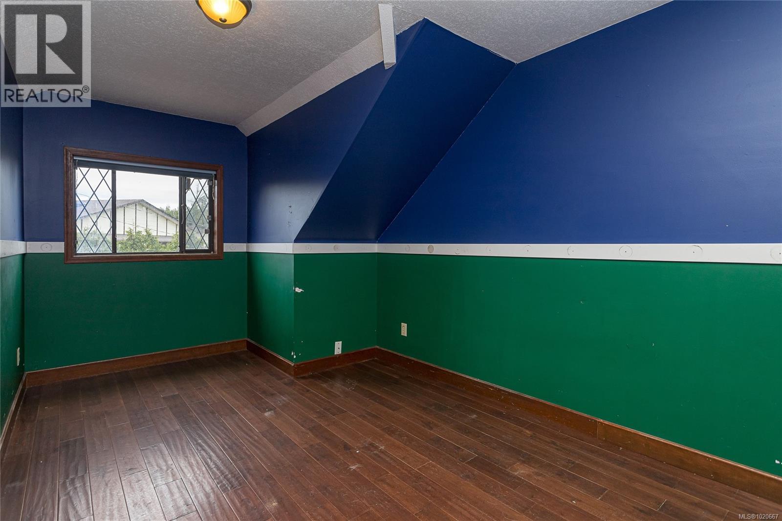 1909 Stamps Rd, Duncan