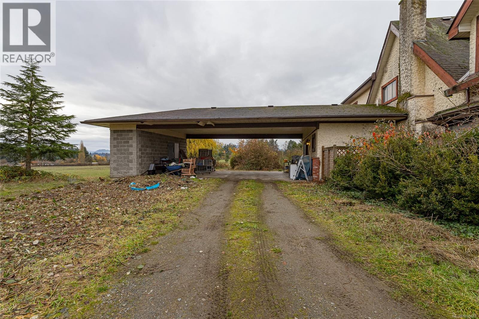 1909 Stamps Rd, Duncan