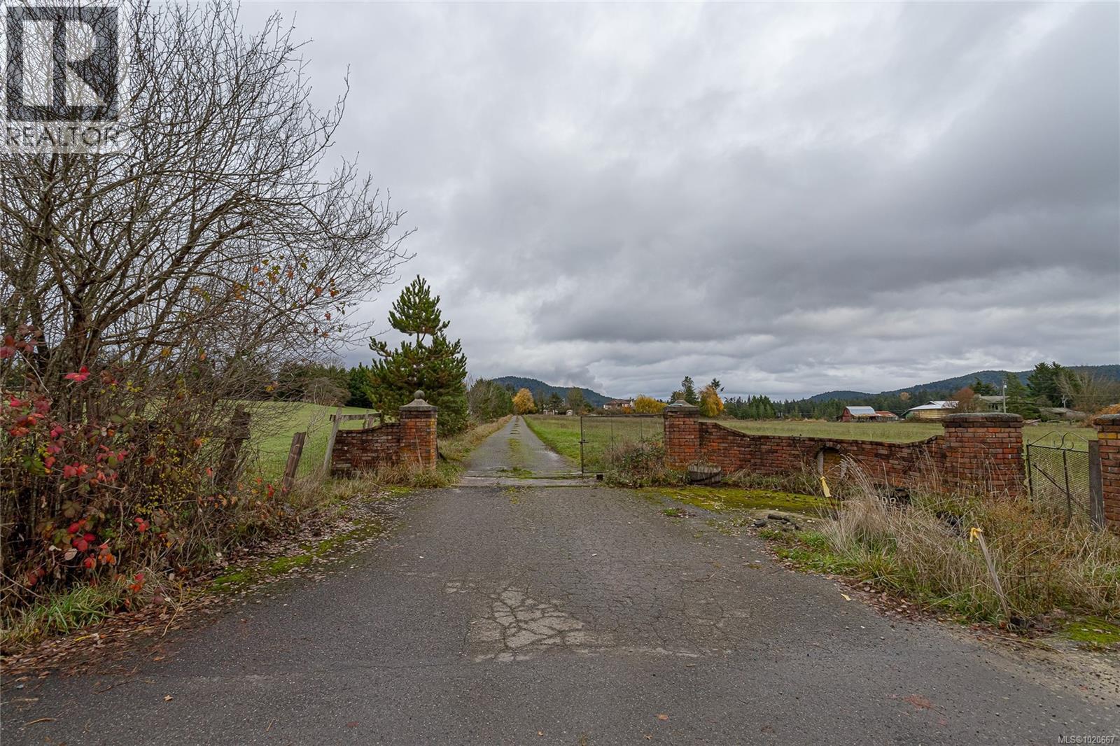 1909 Stamps Rd, Duncan