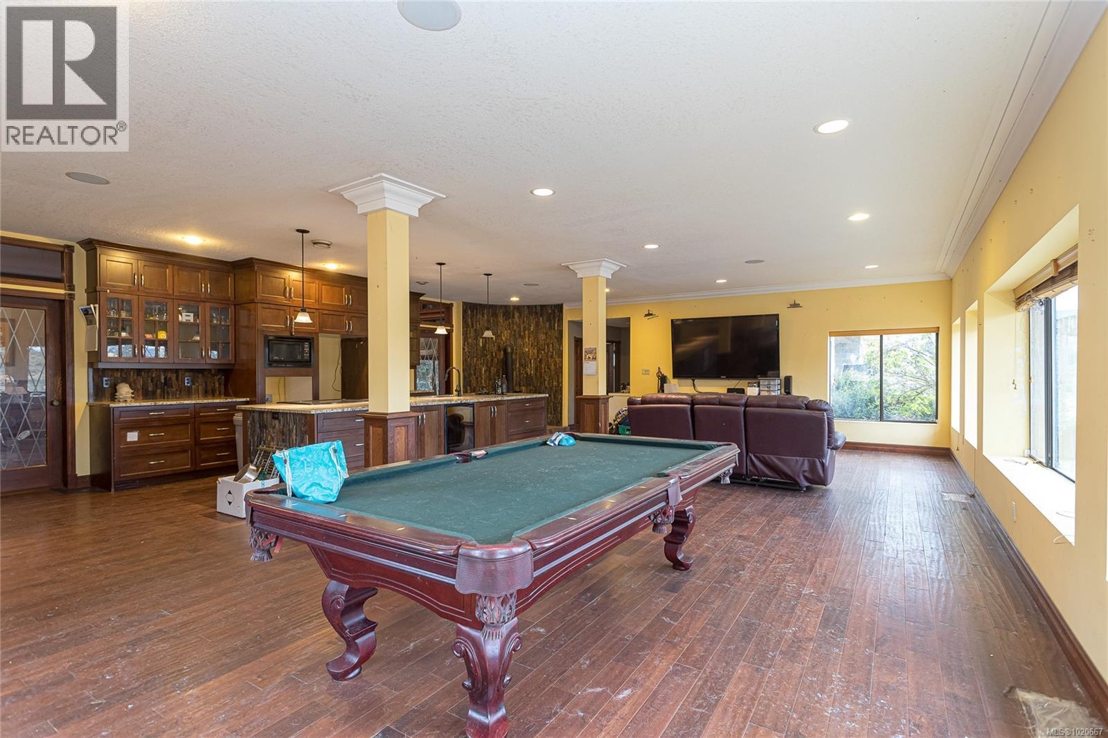 1909 Stamps Rd, Duncan