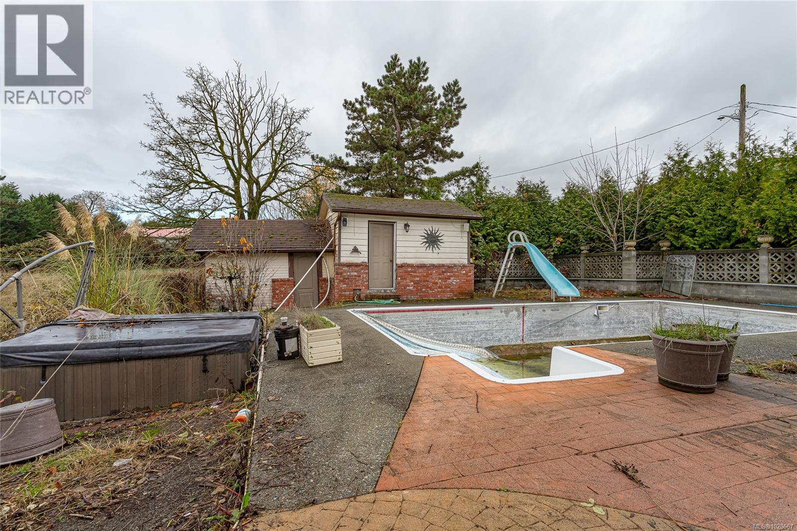 1909 Stamps Rd, Duncan