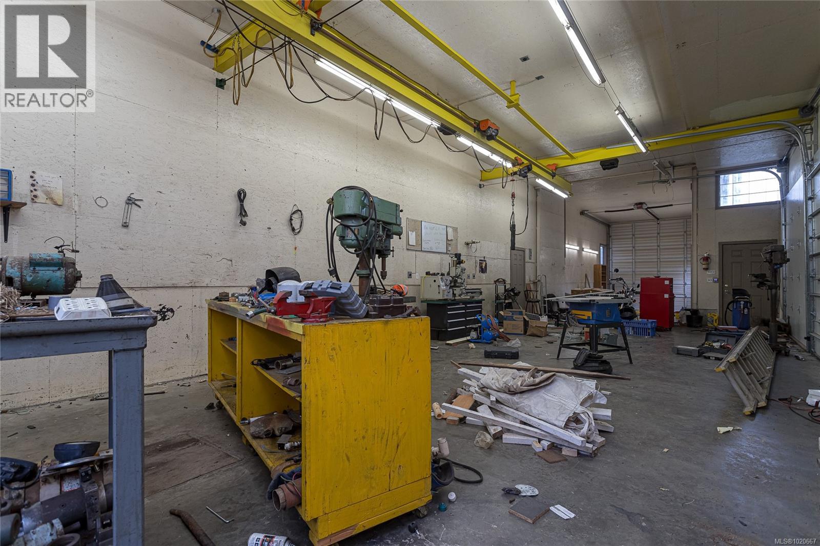 1909 Stamps Rd, Duncan