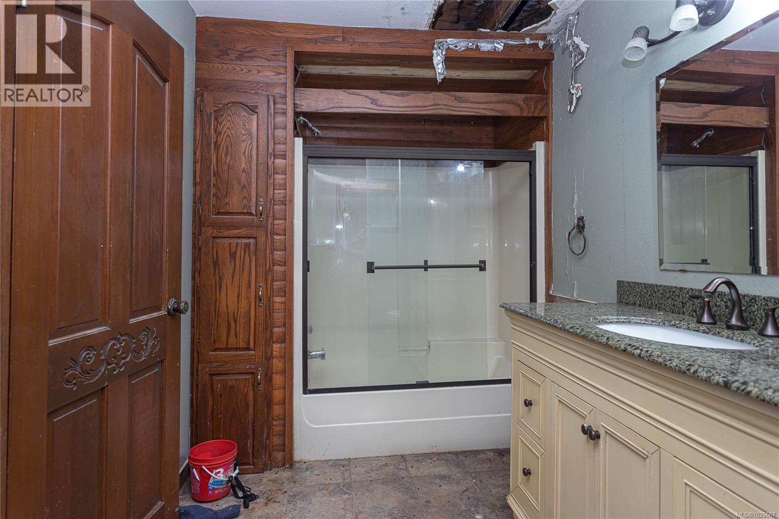 1909 Stamps Rd, Duncan