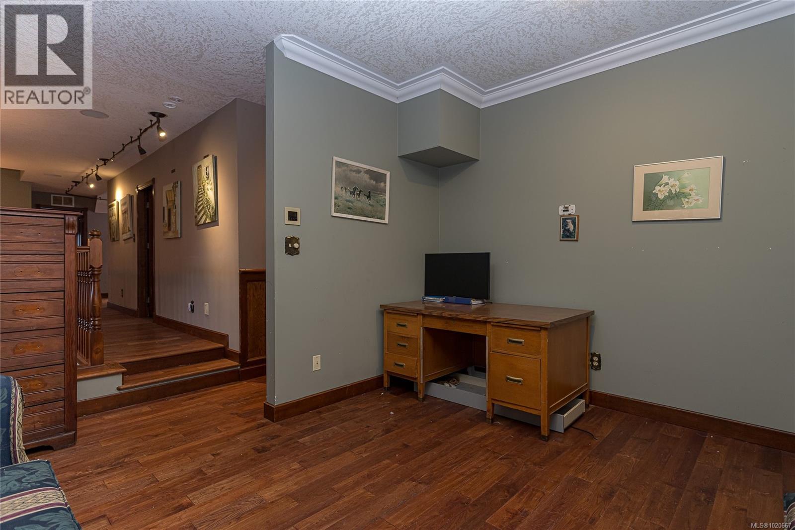 1909 Stamps Rd, Duncan