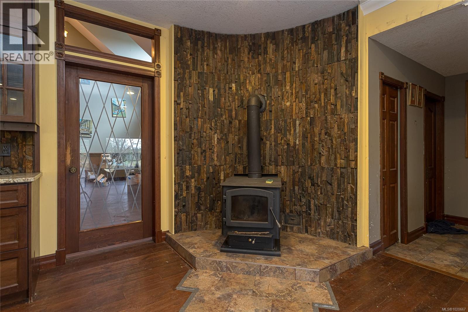 1909 Stamps Rd, Duncan