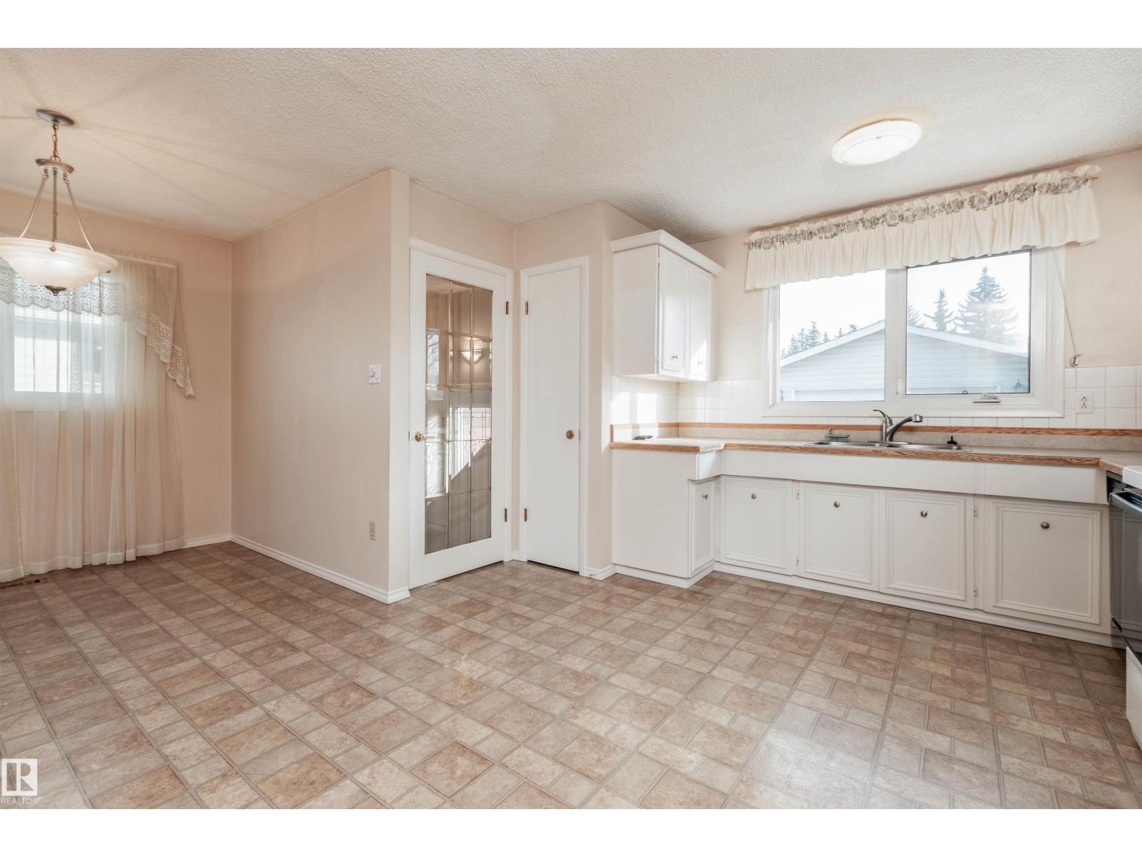 3 STRATHCONA PL, Sherwood Park