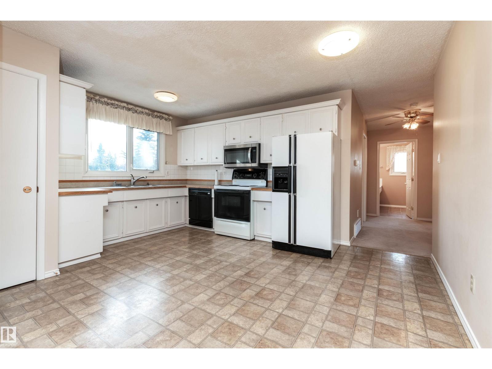 3 STRATHCONA PL, Sherwood Park