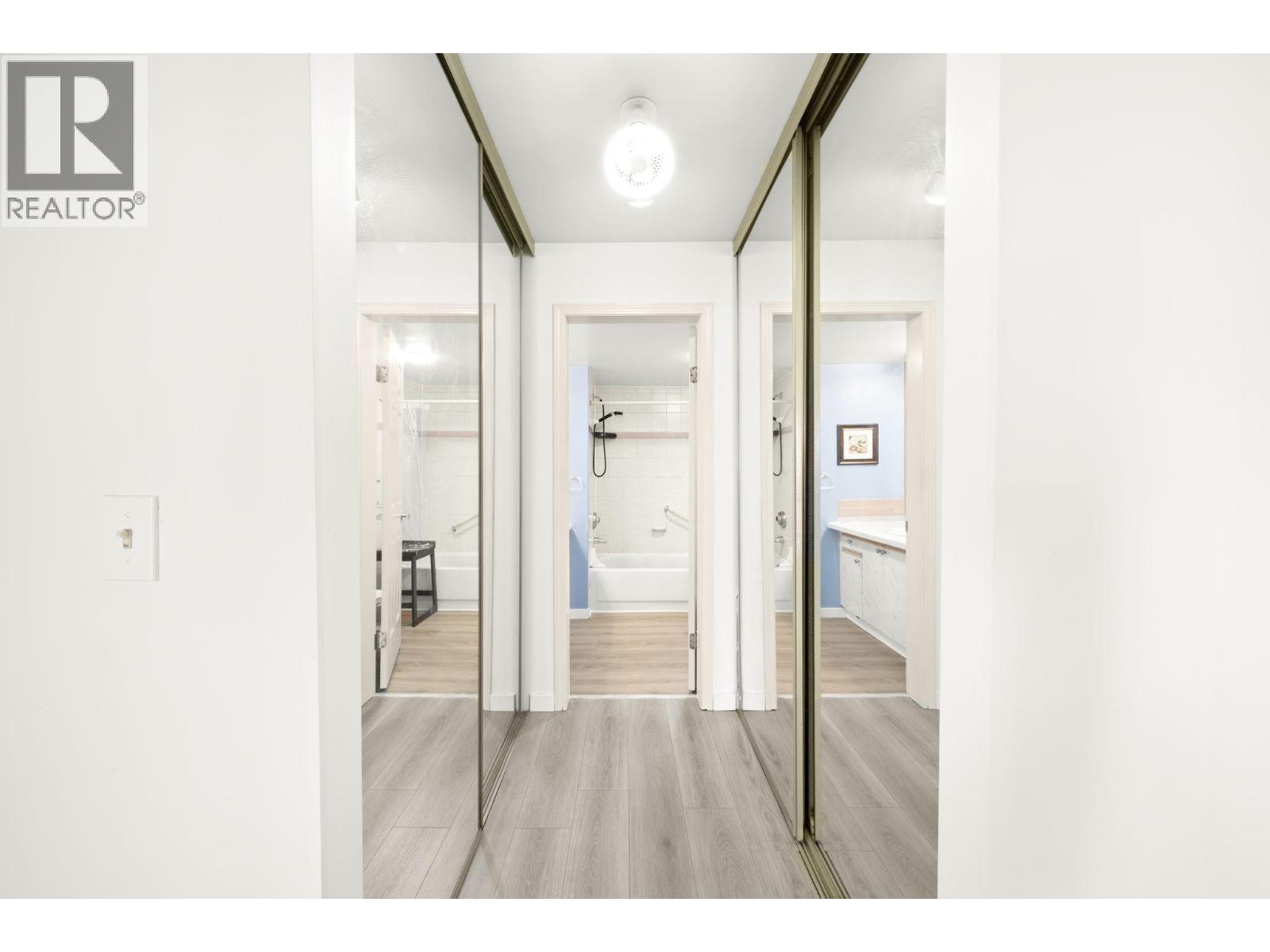 235 7451 MOFFATT ROAD, Richmond