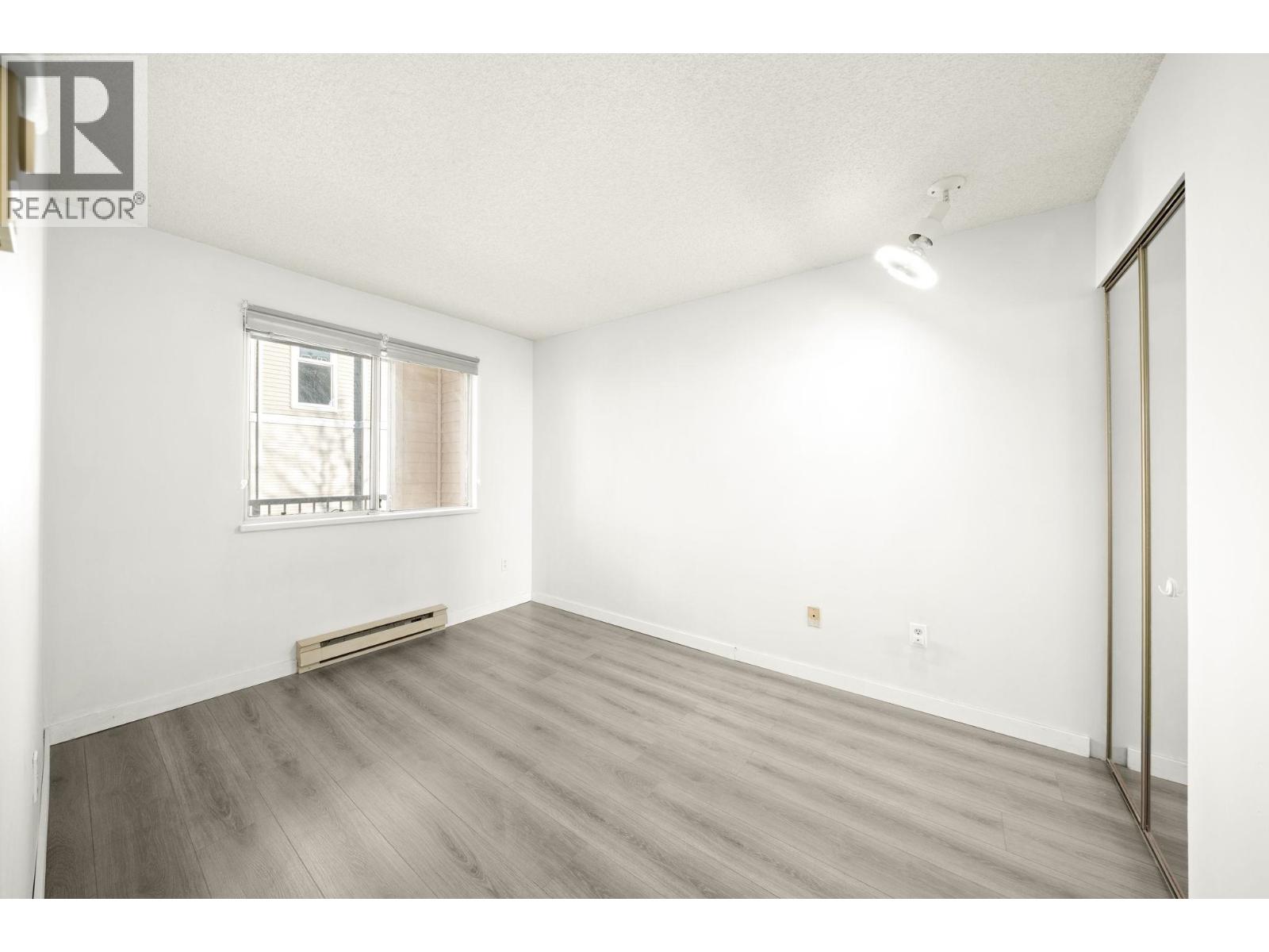 235 7451 MOFFATT ROAD, Richmond