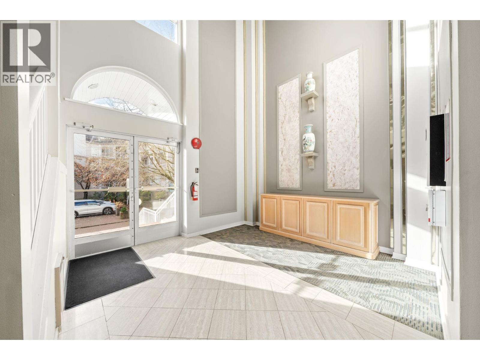 235 7451 MOFFATT ROAD, Richmond