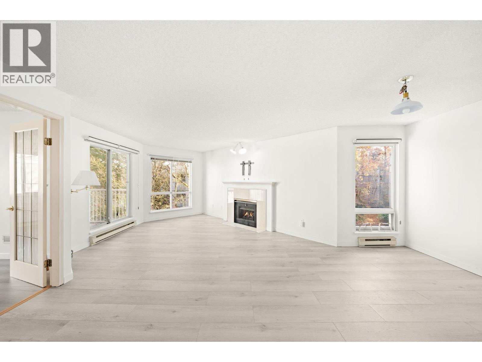 235 7451 MOFFATT ROAD, Richmond