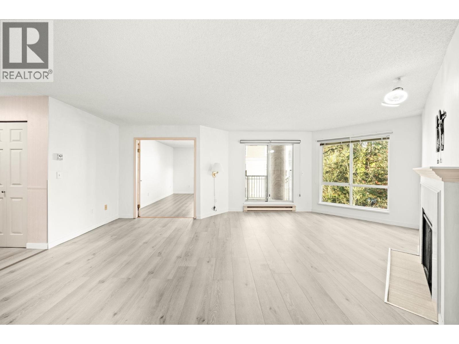 235 7451 MOFFATT ROAD, Richmond