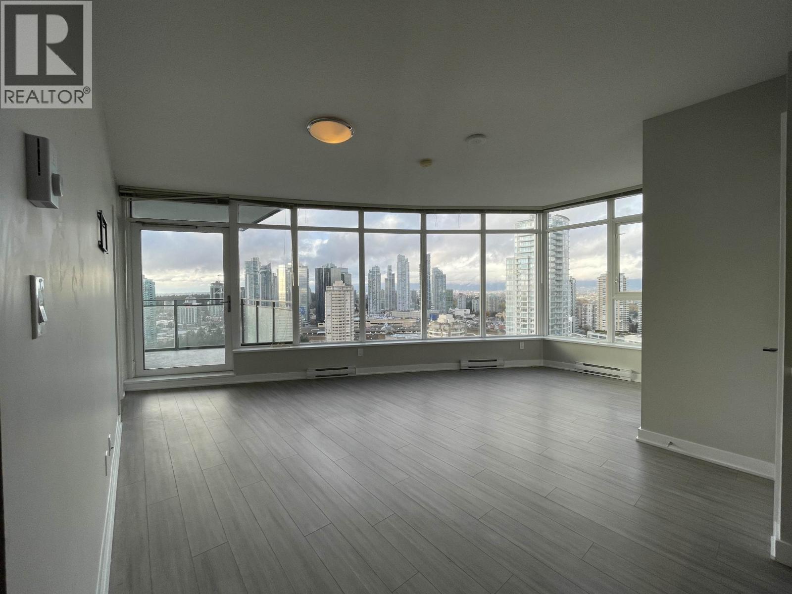 3003 4900 LENNOX LN, Burnaby