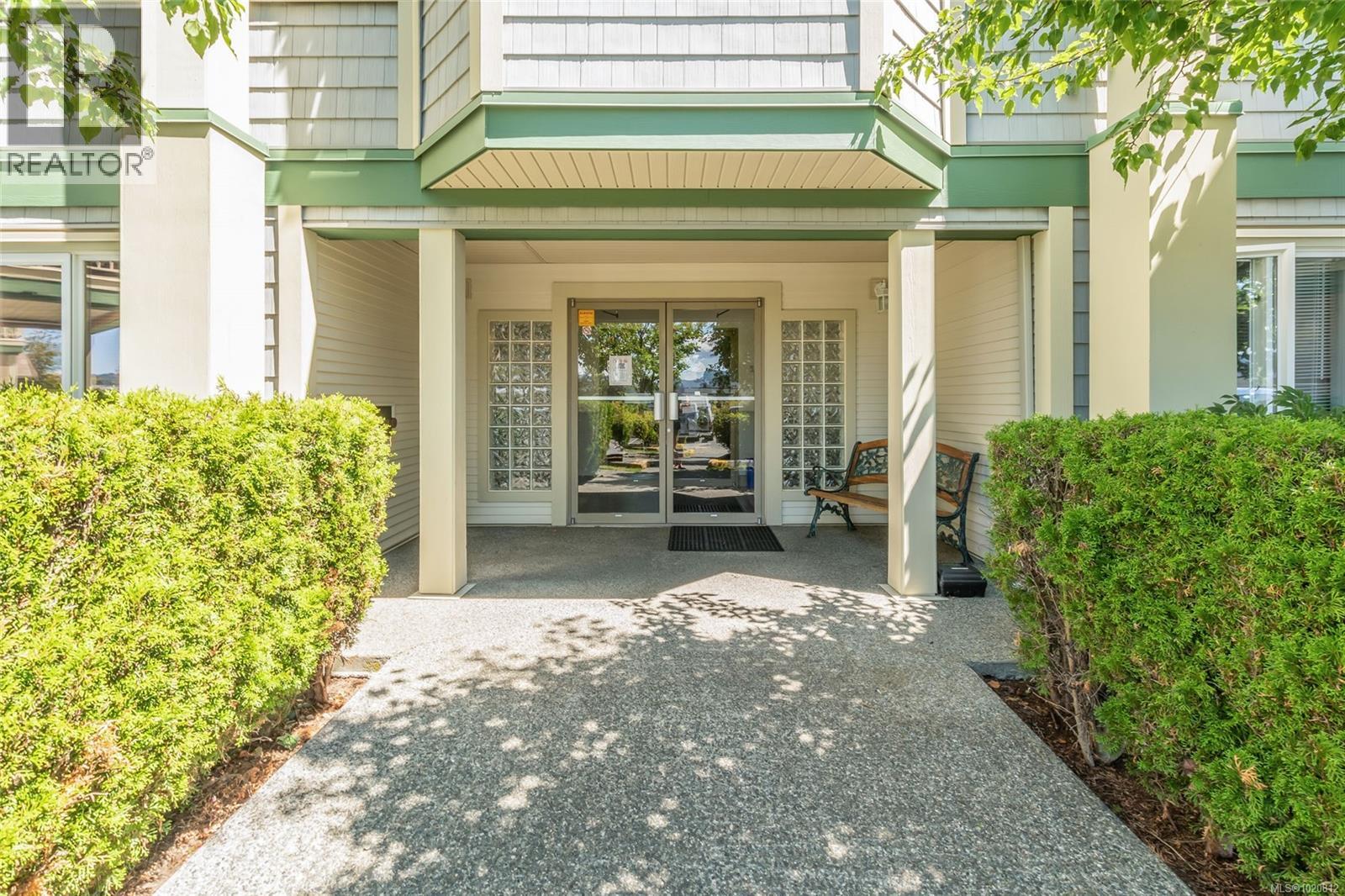 111 4971 Songbird Pl, Nanaimo