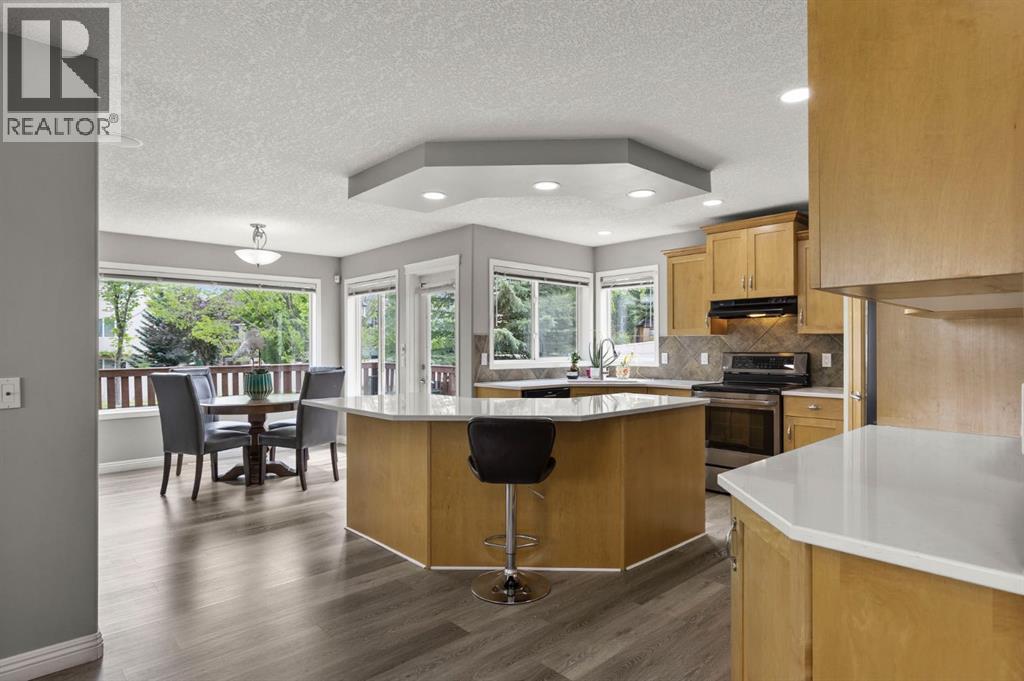 Single Family House for Sale in  Simcoe Crescent SW Signal Hill Calgary 