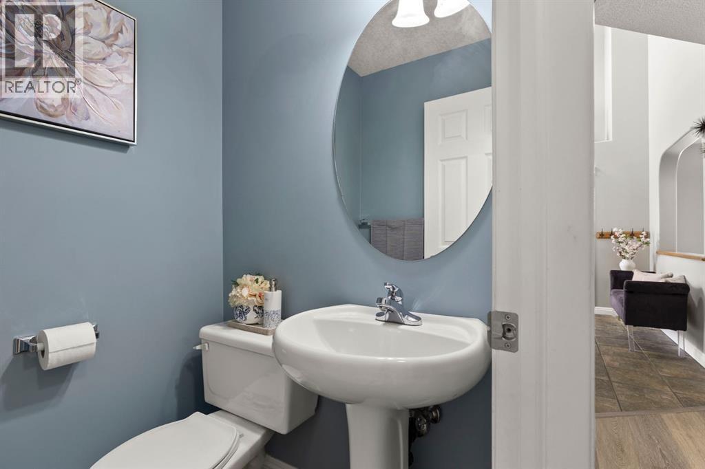 Single Family House for Sale in  Simcoe Crescent SW Signal Hill Calgary 