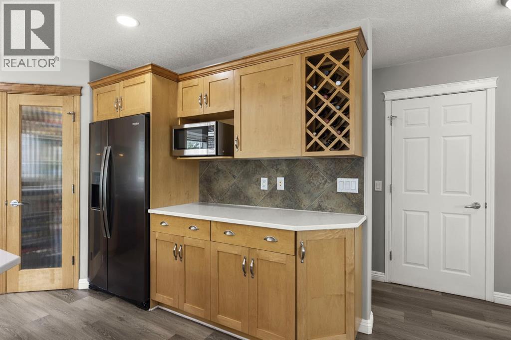 Single Family House for Sale in  Simcoe Crescent SW Signal Hill Calgary 