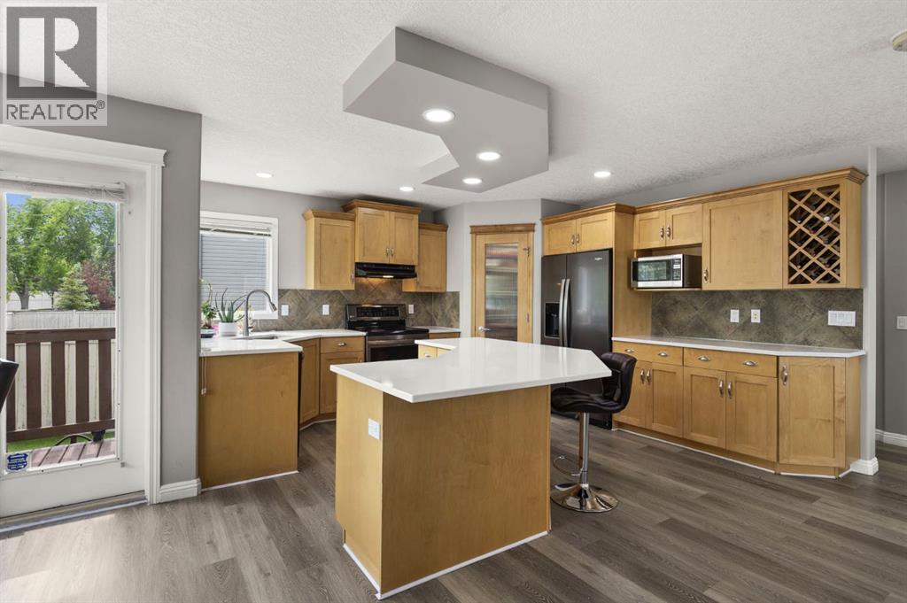 Single Family House for Sale in  Simcoe Crescent SW Signal Hill Calgary 