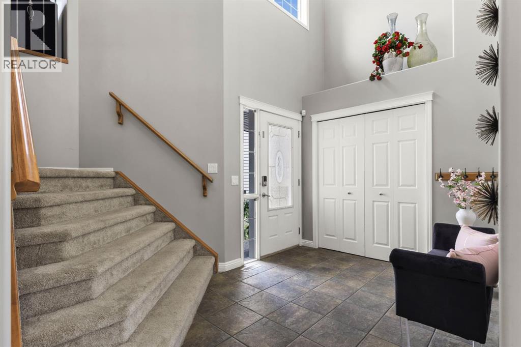 Single Family House for Sale in  Simcoe Crescent SW Signal Hill Calgary 