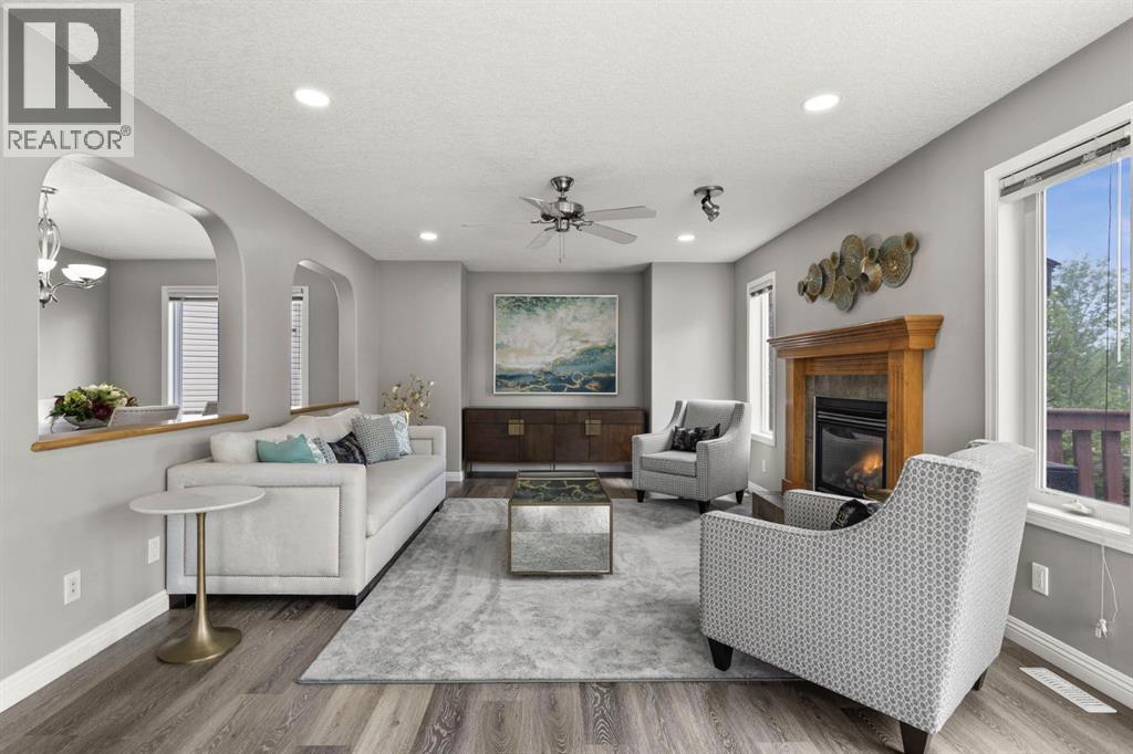 Single Family House for Sale in  Simcoe Crescent SW Signal Hill Calgary 