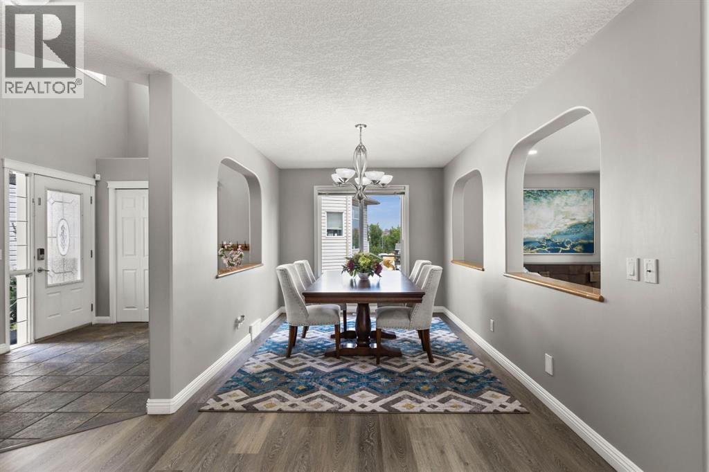 Single Family House for Sale in  Simcoe Crescent SW Signal Hill Calgary 