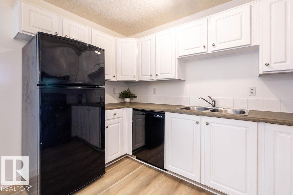 #52 10208 113 ST NW, Edmonton