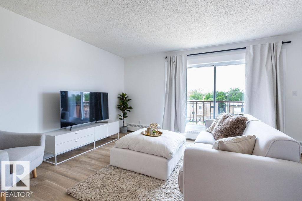 #52 10208 113 ST NW, Edmonton