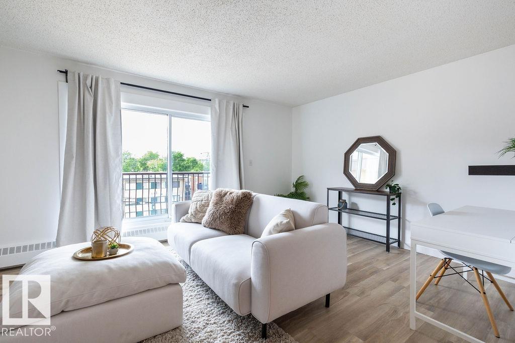 #52 10208 113 ST NW, Edmonton