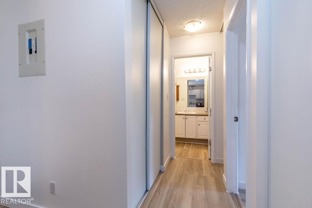 #52 10208 113 ST NW, Edmonton