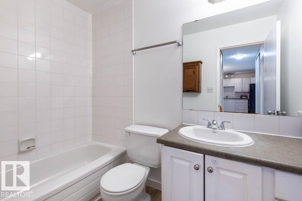 #52 10208 113 ST NW, Edmonton