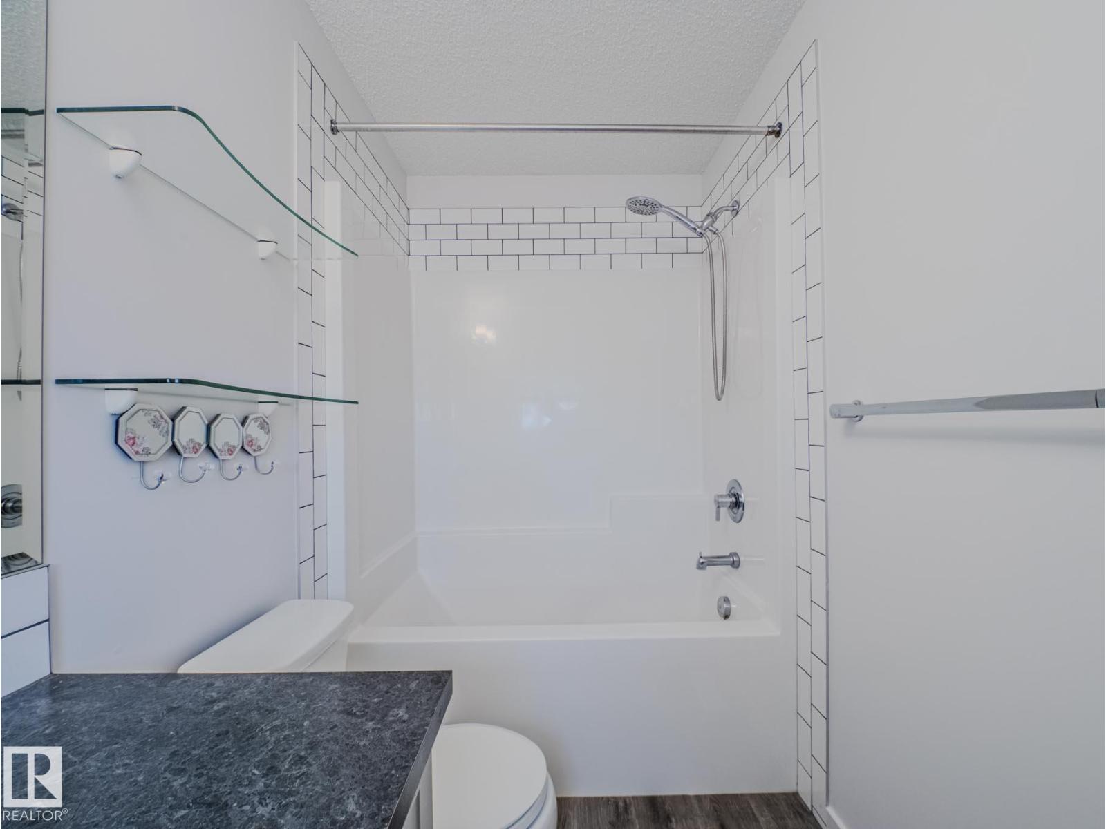 21007 130 AV NW, Edmonton